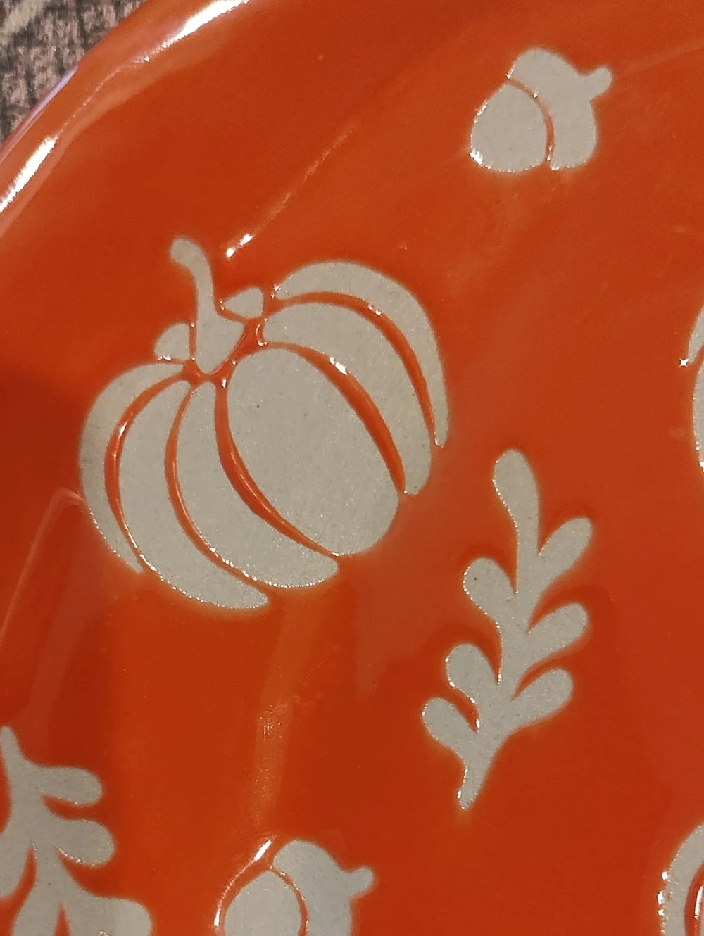 HOME: PUMPKIN-SHAPE DISH